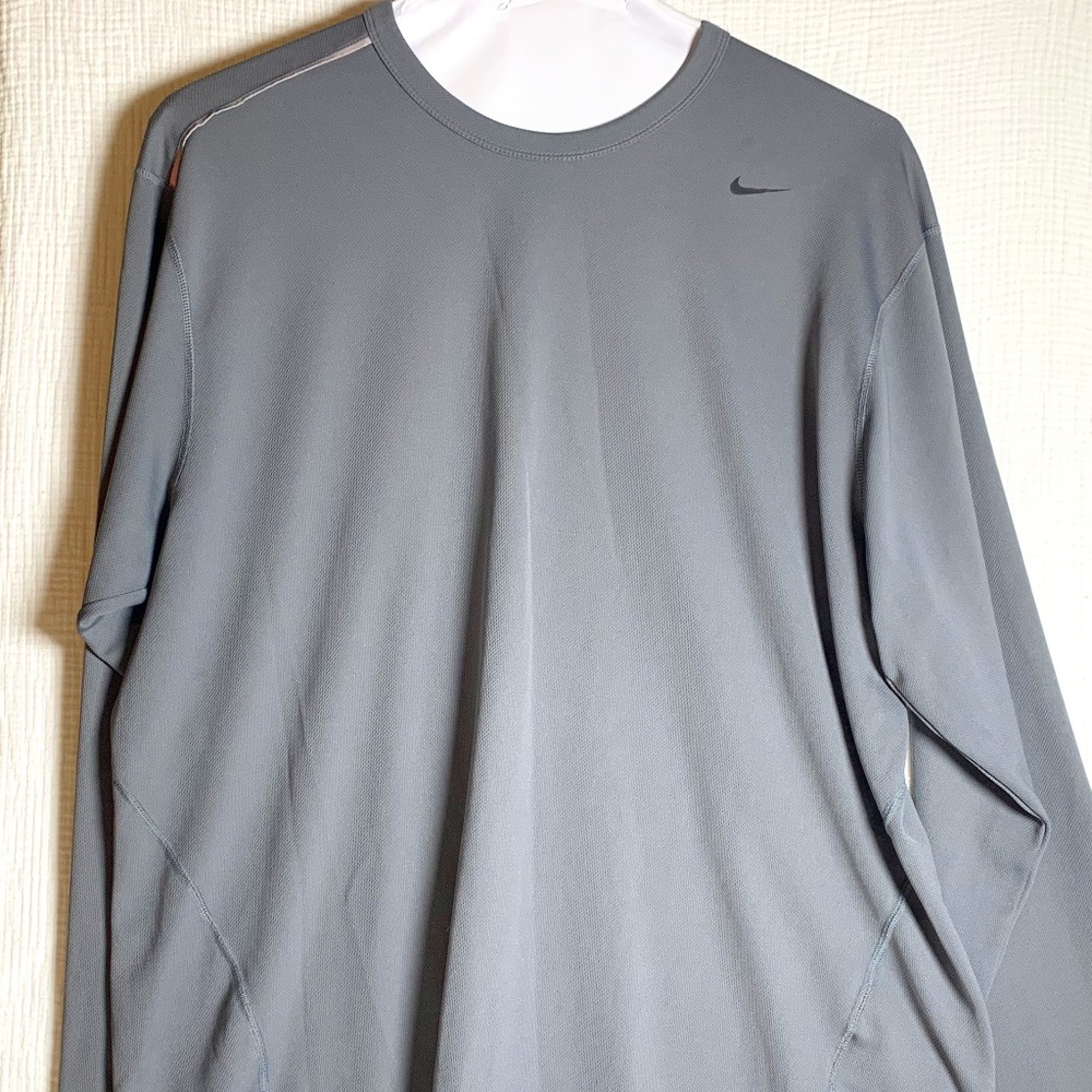 Men’s NIke dri fit XL along sleeve grey shirt